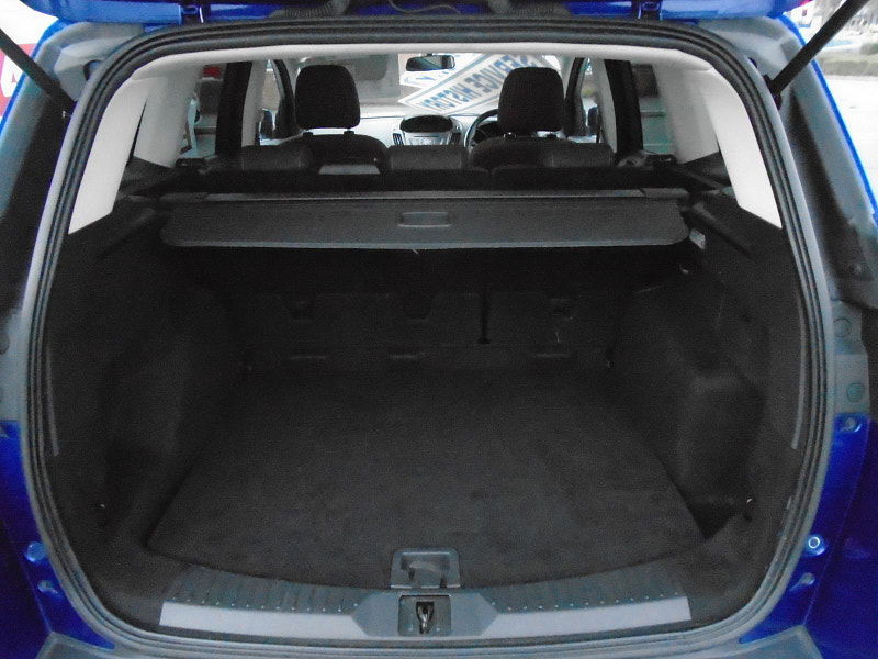 Ford Kuga 2.0L Zetec 4x2 TDCi SUV 5dr Diesel Manual Euro 5 (138 bhp) 5dr Manual 2025