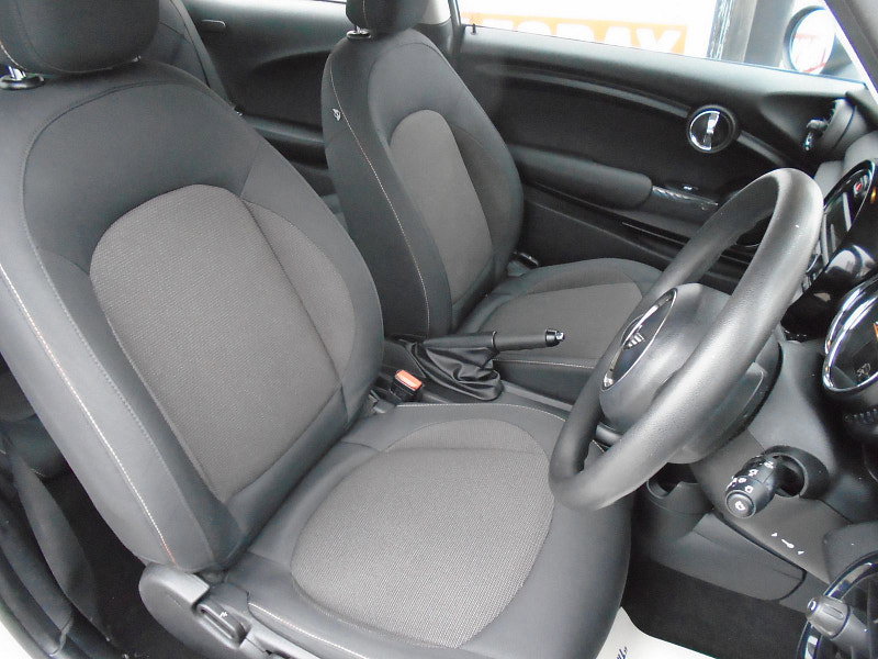 MINI Hatch 1.5 Cooper D Hatchback 3dr Diesel Manual Euro 6 (s/s) (116 ps) 3dr Manual 2026