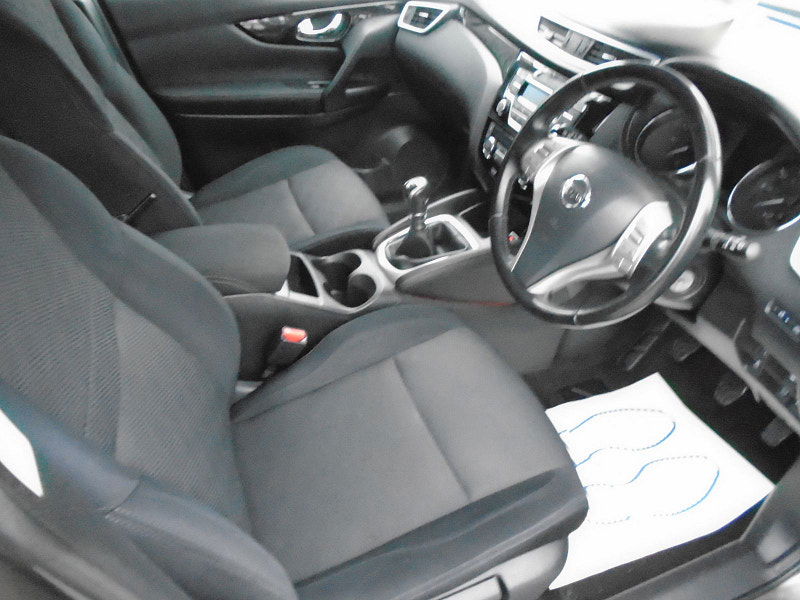 Nissan Qashqai 1.2L Acenta Smart Vision DiG-T SUV 5dr Petrol Manual Euro 6 (113 bhp) 5dr Manual 2025