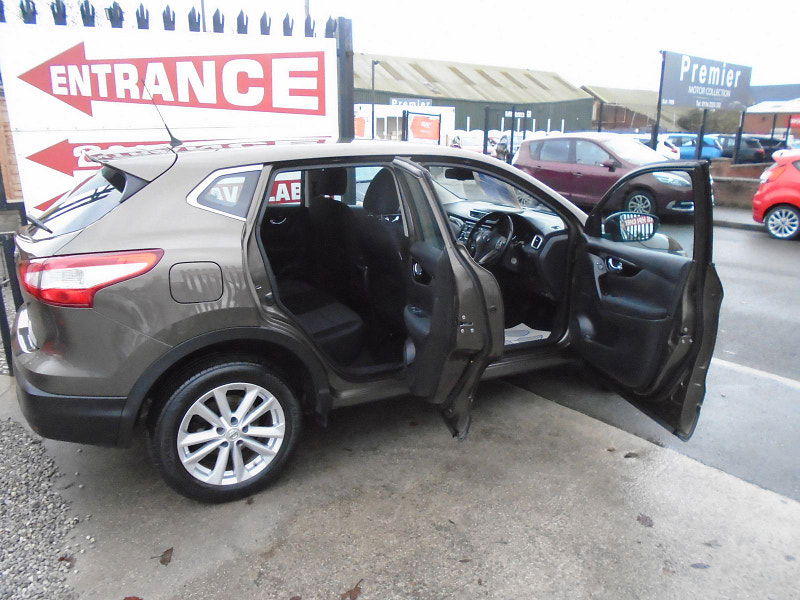 Nissan Qashqai 1.2L Acenta Smart Vision DiG-T SUV 5dr Petrol Manual Euro 6 (113 bhp) 5dr Manual 2025