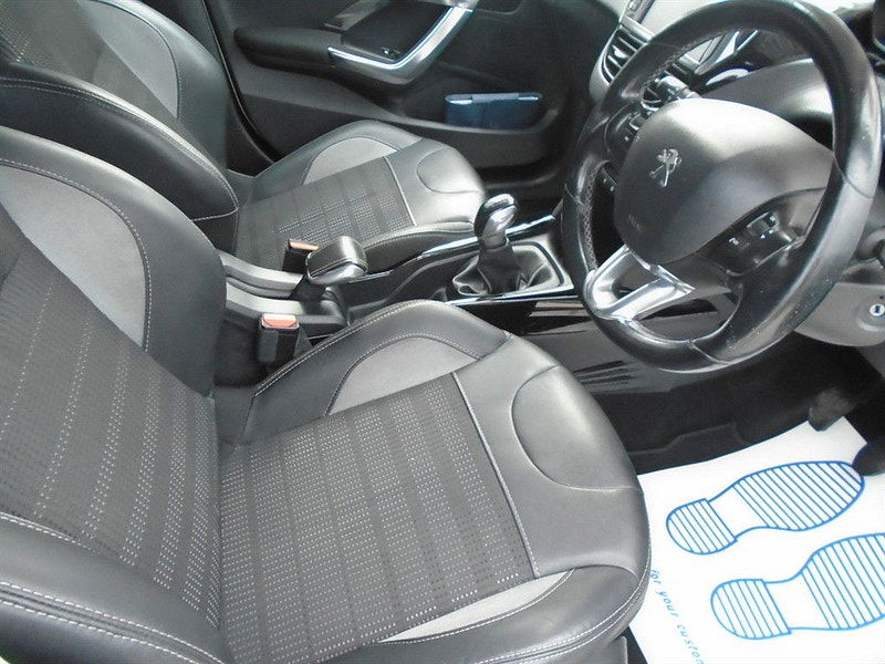 Peugeot 2008 1.2L Allure SUV 5dr Petrol Manual Euro 6 (82 bhp) 5dr Manual 2025