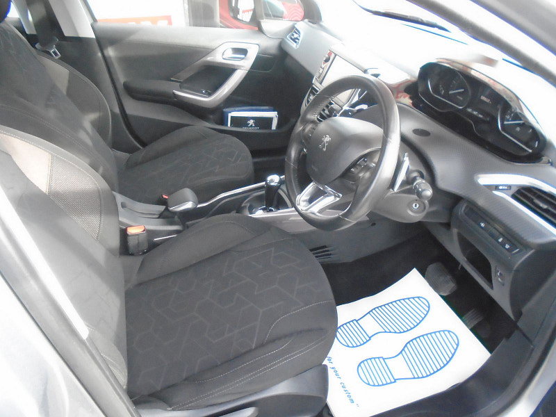 Peugeot 2008 1.6 e-HDi Active SUV 5dr Diesel EGC Euro 5 (s/s) (92 ps) 5dr Automatic 2026