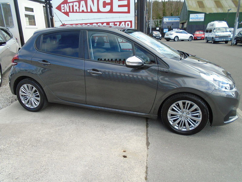 Peugeot 208 1.2 PureTech Signature Hatchback 5dr Petrol Manual Euro 6 (s/s) (82 ps) 5dr Manual 2026