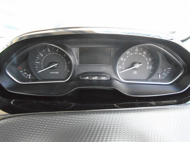 Peugeot 208 1.2 PureTech Signature Hatchback 5dr Petrol Manual Euro 6 (s/s) (82 ps) 5dr Manual 2026