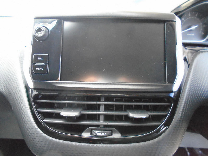 Peugeot 208 1.2 PureTech Signature Hatchback 5dr Petrol Manual Euro 6 (s/s) (82 ps) 5dr Manual 2026