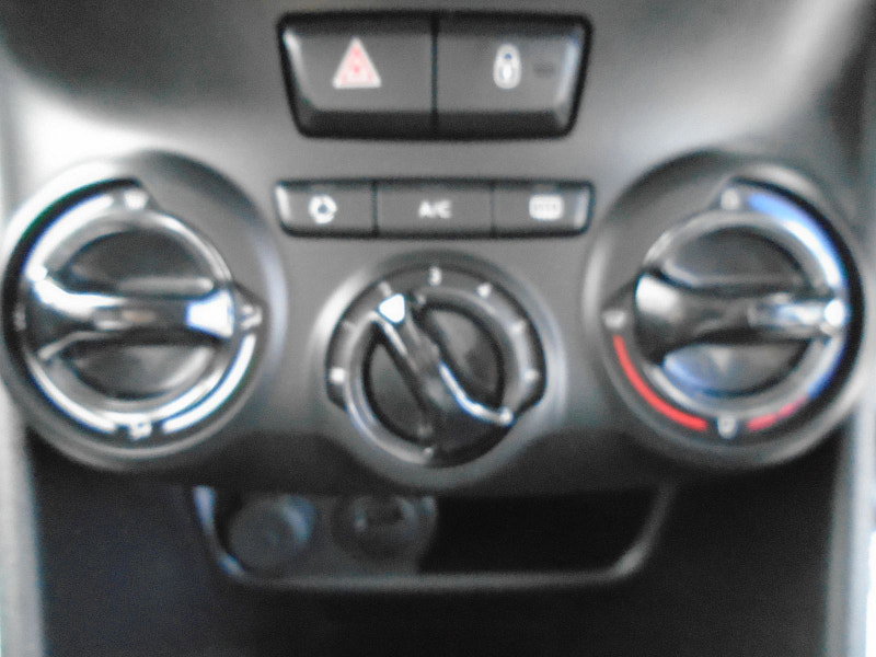 Peugeot 208 1.2 PureTech Signature Hatchback 5dr Petrol Manual Euro 6 (s/s) (82 ps) 5dr Manual 2026