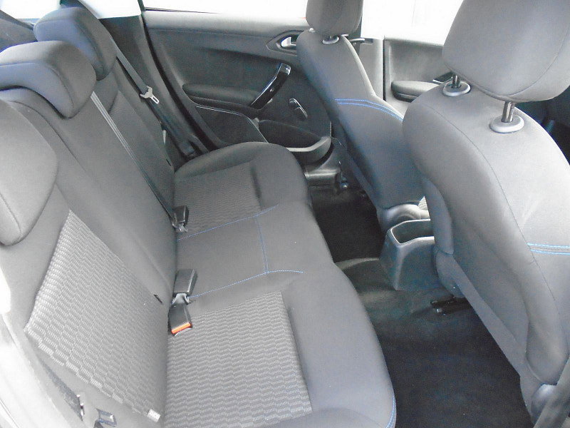 Peugeot 208 1.2 PureTech Signature Hatchback 5dr Petrol Manual Euro 6 (s/s) (82 ps) 5dr Manual 2026