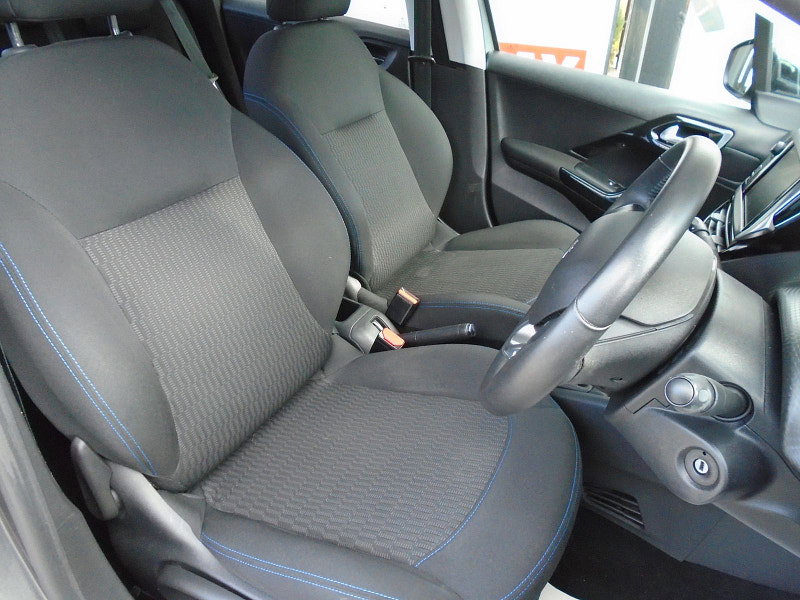 Peugeot 208 1.2 PureTech Signature Hatchback 5dr Petrol Manual Euro 6 (s/s) (82 ps) 5dr Manual 2026