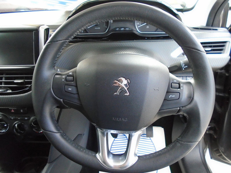 Peugeot 208 1.2 PureTech Signature Hatchback 5dr Petrol Manual Euro 6 (s/s) (82 ps) 5dr Manual 2026