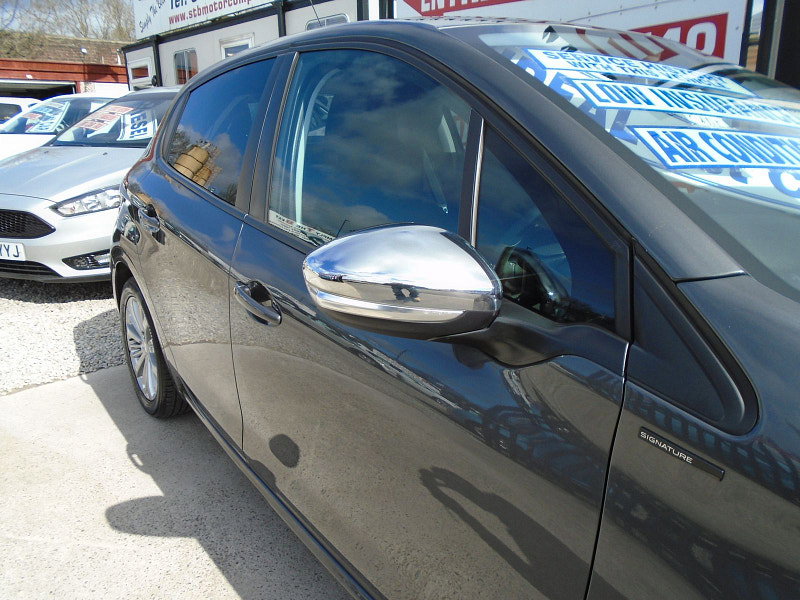 Peugeot 208 1.2 PureTech Signature Hatchback 5dr Petrol Manual Euro 6 (s/s) (82 ps) 5dr Manual 2026