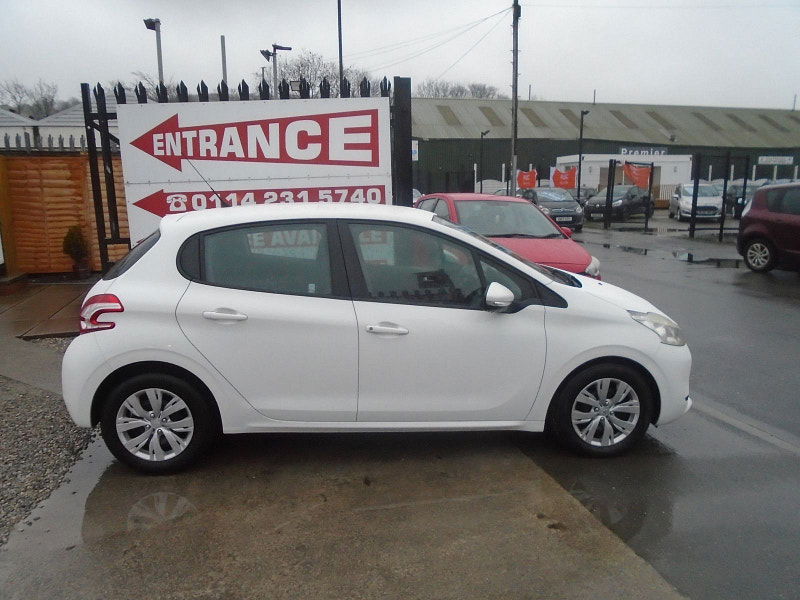 Peugeot 208 1.2 VTi Access+ Hatchback 5dr Petrol Manual Euro 5 (82 ps) 5dr Manual 2026