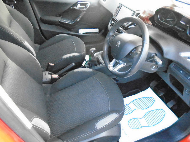 Peugeot 208 1.2L Active Hatchback 5dr Petrol Manual Euro 6 (82 bhp) 5dr Manual 2025