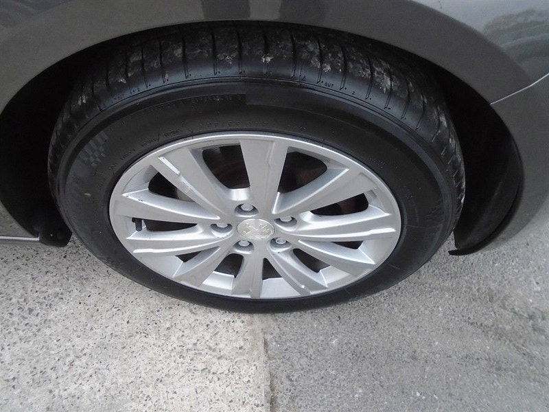 Peugeot 308 1.6L Allure Blue HDi  Hatchback 5dr Diesel Manual Euro 5 (120 bhp) 5dr Manual 2025