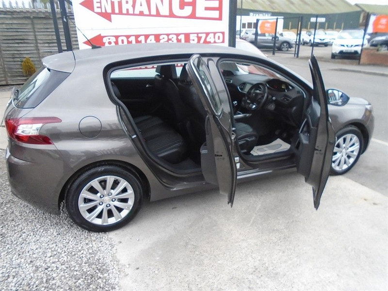 Peugeot 308 1.6L Allure Blue HDi  Hatchback 5dr Diesel Manual Euro 5 (120 bhp) 5dr Manual 2025