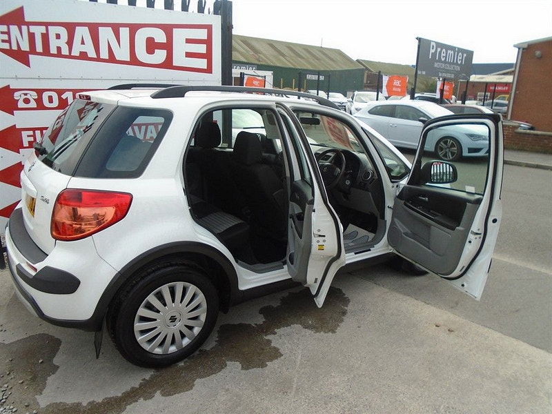 Suzuki SX4 1.6L SZ3 SUV 5dr Petrol Manual Euro 5 (120 bhp) 5dr Manual 2025