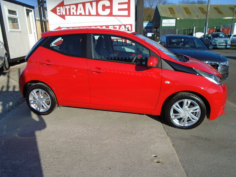 Toyota Aygo 1.0 VVT-i x-pression Hatchback 5dr Petrol Manual Euro 5 Euro 5 (68 ps) 5dr Manual 2026