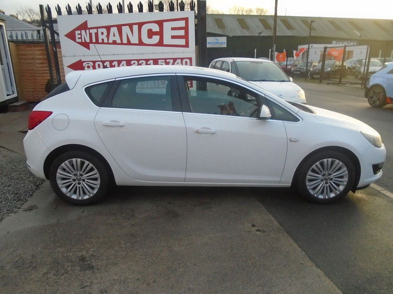 Vauxhall Astra 1.4i Excite Hatchback 5dr Petrol Manual Euro 6 (100 ps) 5dr Manual 2026