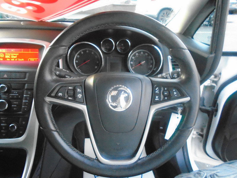 Vauxhall Astra 1.4i Excite Hatchback 5dr Petrol Manual Euro 6 (100 ps) 5dr Manual 2026