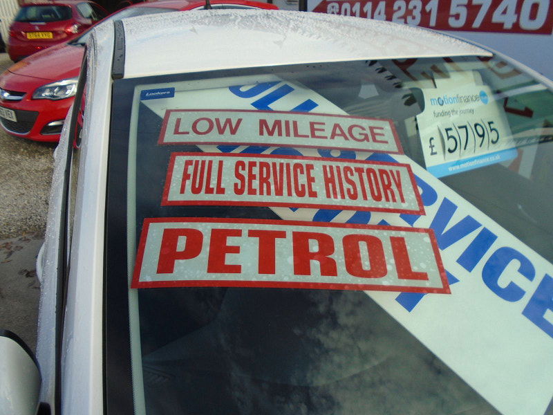 Vauxhall Corsa 1.2L Design Hatchback 5dr Petrol Manual Euro 6 (69 bhp) 5dr Manual 2025