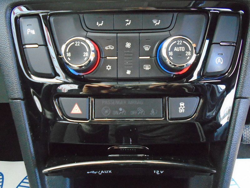 Vauxhall Mokka X 1.6i Design Nav SUV 5dr Petrol Manual Euro 6 (s/s) (115 ps) 5dr Manual 2026