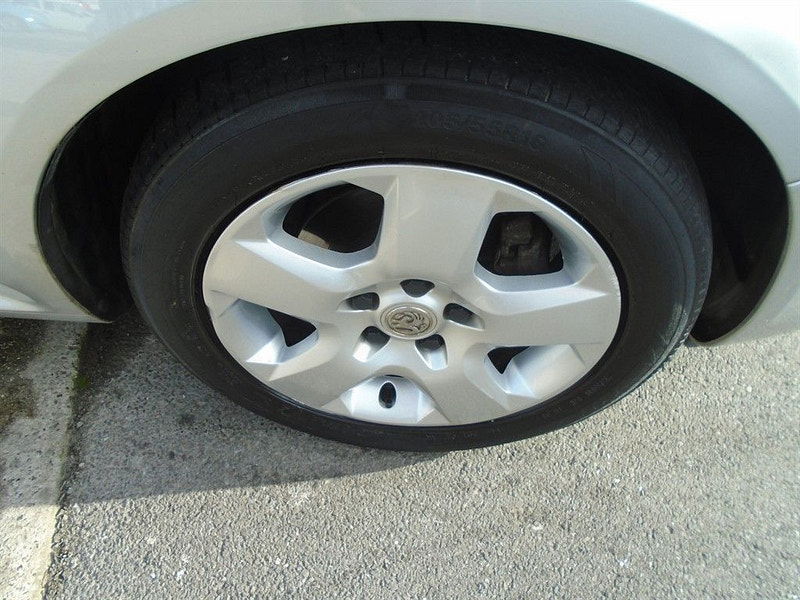 Vauxhall Zafira 1.6L Breeze MPV 5dr Petrol Manual Euro 4 (105 bhp) 5dr Manual 2025