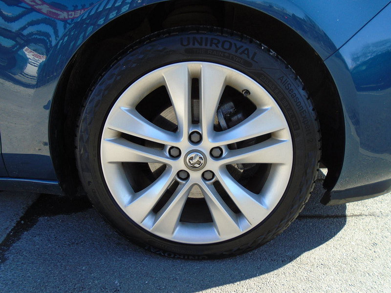 Vauxhall Zafira Tourer 1.4i Turbo SRi Nav MPV 5dr Petrol Manual Euro 6 (140 ps) 5dr Manual 2026