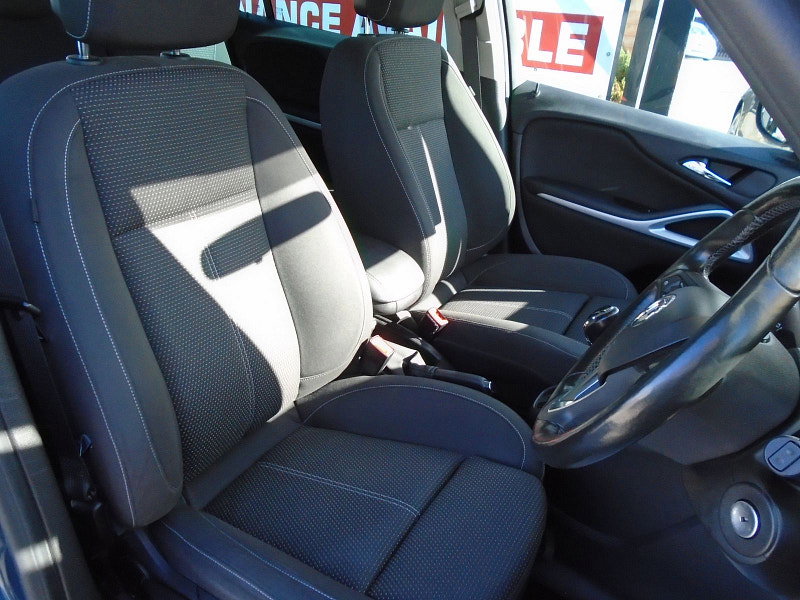 Vauxhall Zafira Tourer 1.4i Turbo SRi Nav MPV 5dr Petrol Manual Euro 6 (140 ps) 5dr Manual 2026