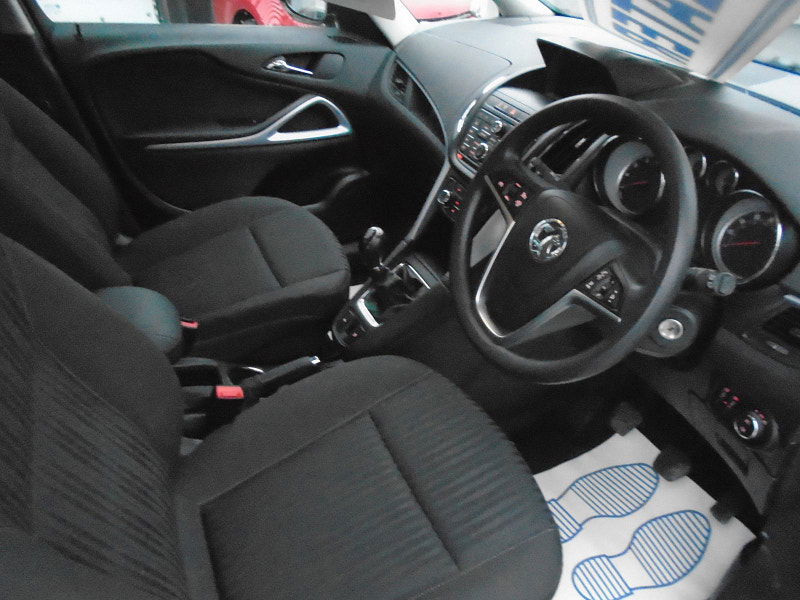 Vauxhall Zafira Tourer 1.8 16V Tech Line MPV 5dr Petrol Manual Euro 5 (140 ps) 5dr Manual 2026