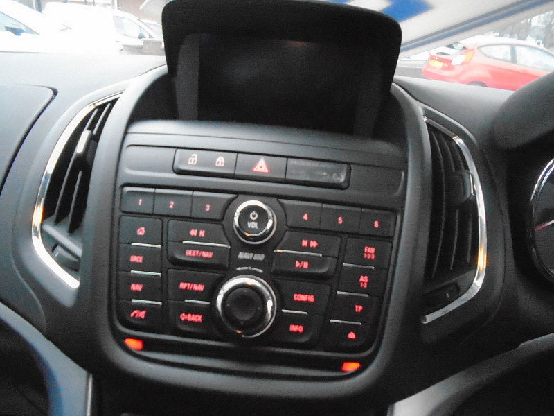 Vauxhall Zafira Tourer 1.8 16V Tech Line MPV 5dr Petrol Manual Euro 5 (140 ps) 5dr Manual 2026