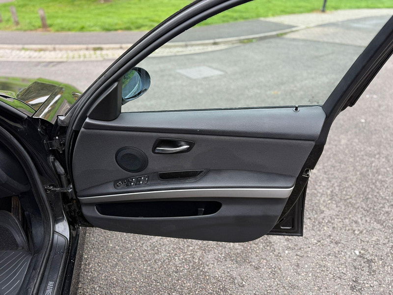 BMW 3 Series 2.0 318i SE Euro 4 4dr 4dr Manual 2026