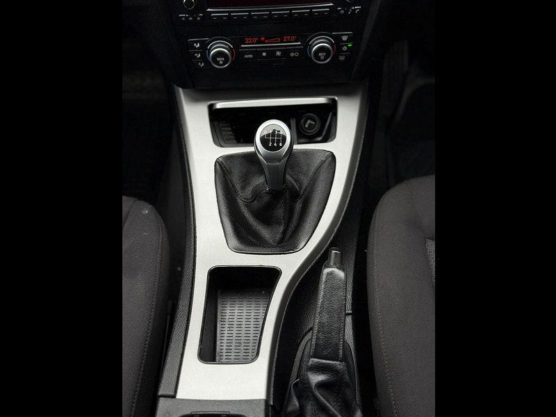 BMW 3 Series 2.0 318i SE Euro 4 4dr 4dr Manual 2026