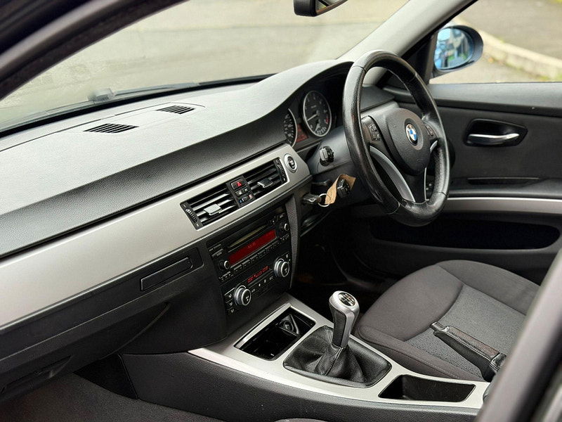 BMW 3 Series 2.0 318i SE Euro 4 4dr 4dr Manual 2026