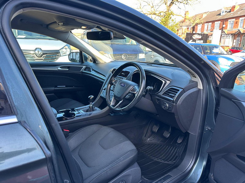Ford Mondeo 2.0 TDCi Titanium Euro 6 (s/s) 5dr 5dr Manual 2026