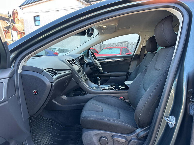 Ford Mondeo 2.0 TDCi Titanium Euro 6 (s/s) 5dr 5dr Manual 2026
