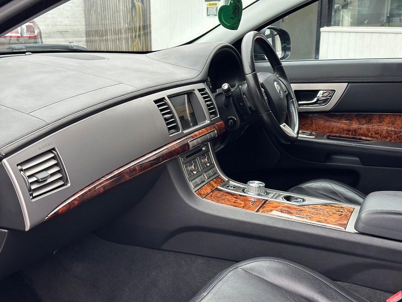 Jaguar XF 3.0 V6 Luxury Auto Euro 4 4dr 4dr Automatic 2026