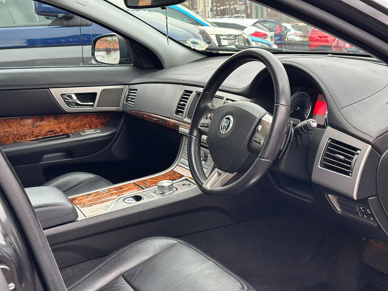 Jaguar XF 3.0 V6 Luxury Auto Euro 4 4dr 4dr Automatic 2026