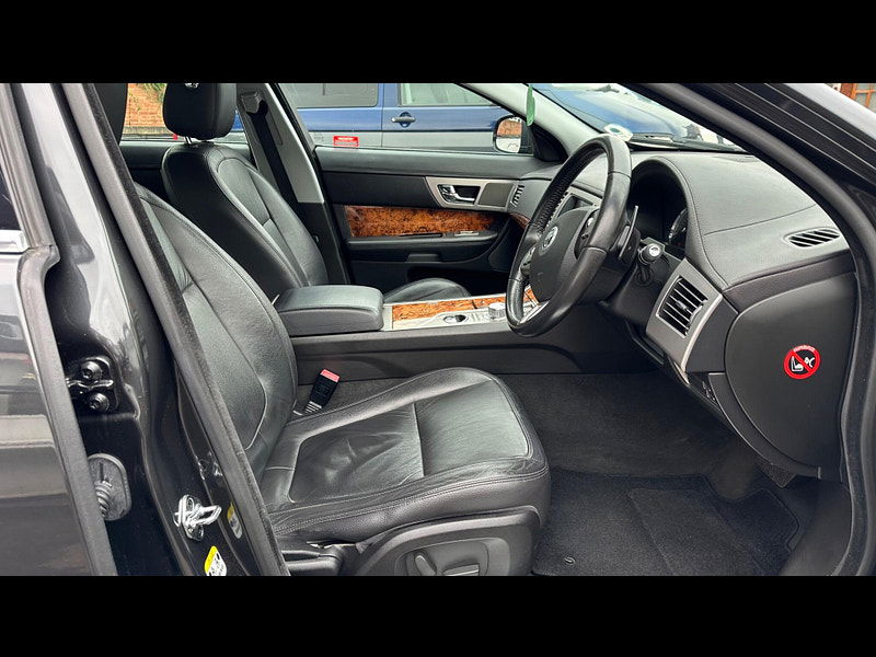 Jaguar XF 3.0 V6 Luxury Auto Euro 4 4dr 4dr Automatic 2026