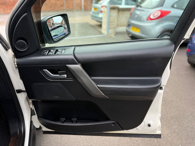 Land Rover Freelander 2 2.2 TD4 HSE Auto 4WD Euro 4 5dr 5dr Automatic 2026