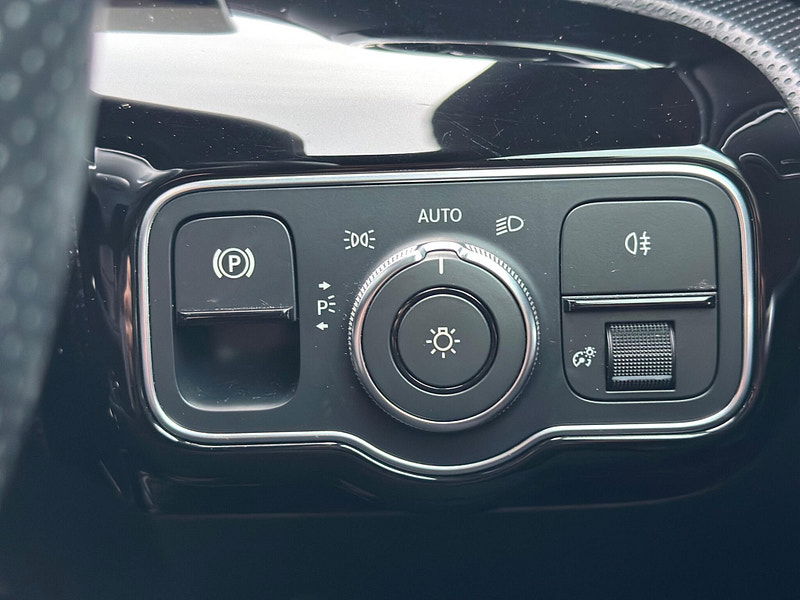 Mercedes-Benz A Class 1.3 A200 AMG Line (Executive) 7G-DCT Euro 6 (s/s) 5dr 5dr Automatic 2026