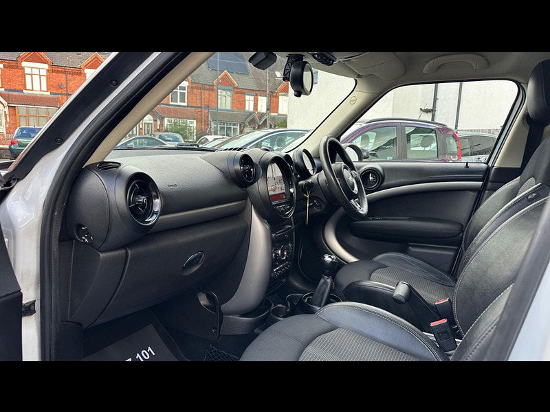 MINI Countryman 1.6 Cooper Euro 6 (s/s) 5dr 5dr Manual 2026