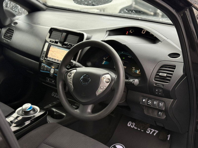 Nissan Leaf 30kWh Black Edition Auto 5dr 5dr Automatic 2026