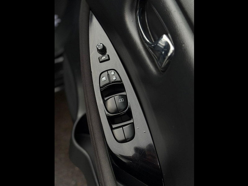 Nissan Leaf 30kWh Black Edition Auto 5dr 5dr Automatic 2026