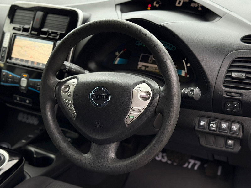 Nissan Leaf 30kWh Black Edition Auto 5dr 5dr Automatic 2026