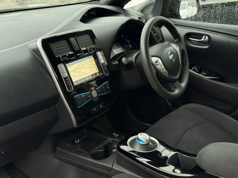 Nissan Leaf 30kWh Black Edition Auto 5dr 5dr Automatic 2026