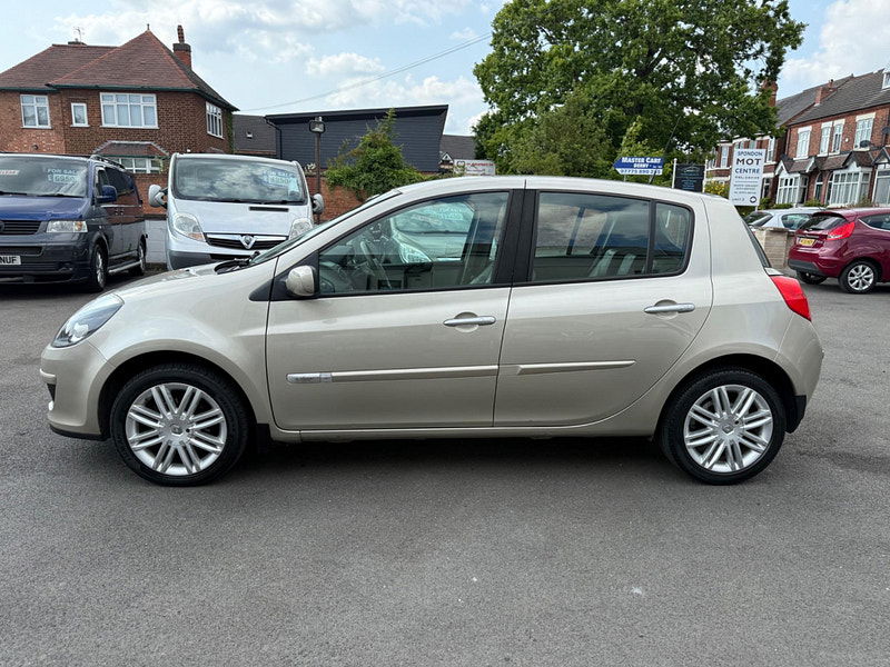 Renault Clio 1.6 VVT Initiale 5dr 5dr Manual 2026