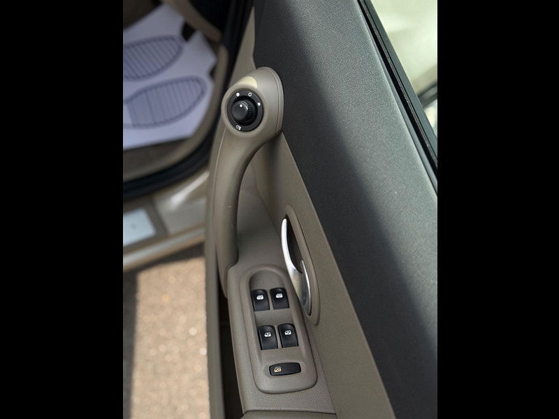 Renault Clio 1.6 VVT Initiale 5dr 5dr Manual 2026