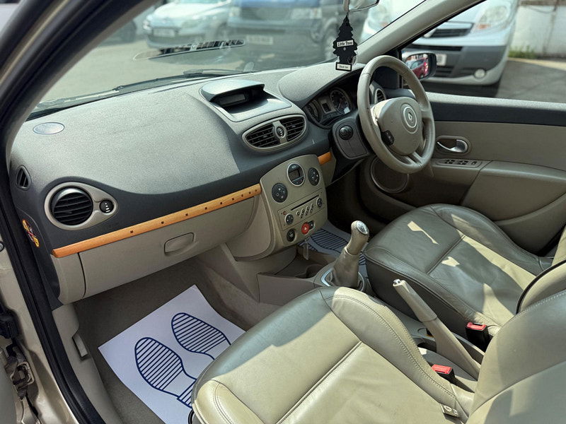 Renault Clio 1.6 VVT Initiale 5dr 5dr Manual 2026