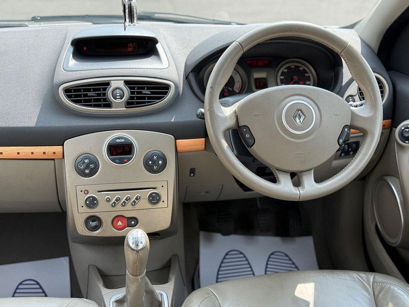 Renault Clio 1.6 VVT Initiale 5dr 5dr Manual 2026