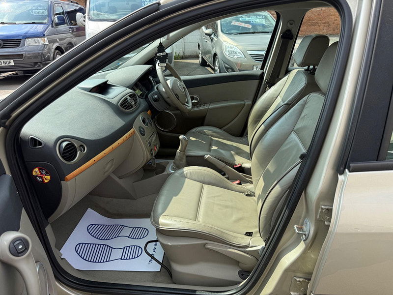 Renault Clio 1.6 VVT Initiale 5dr 5dr Manual 2026