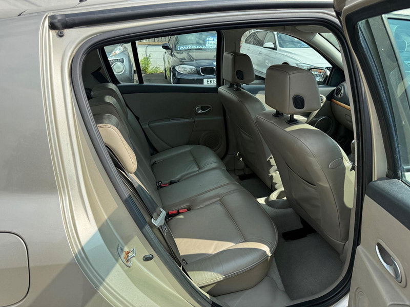 Renault Clio 1.6 VVT Initiale 5dr 5dr Manual 2026